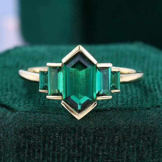 Art Deco Emerald Ring